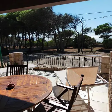 A 250m Dal Mare Apartment Portoscuso